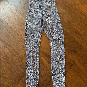 Black and White Patterned Leggings